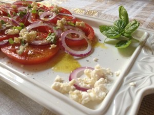 Tomato gorgonzola salad